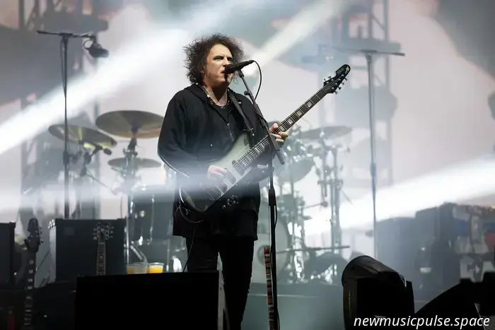Robert Smith wird 2026 die Konzertreihe in der Royal Albert Hall für den Teenage Cancer Trust als Gastkurator betreuen.