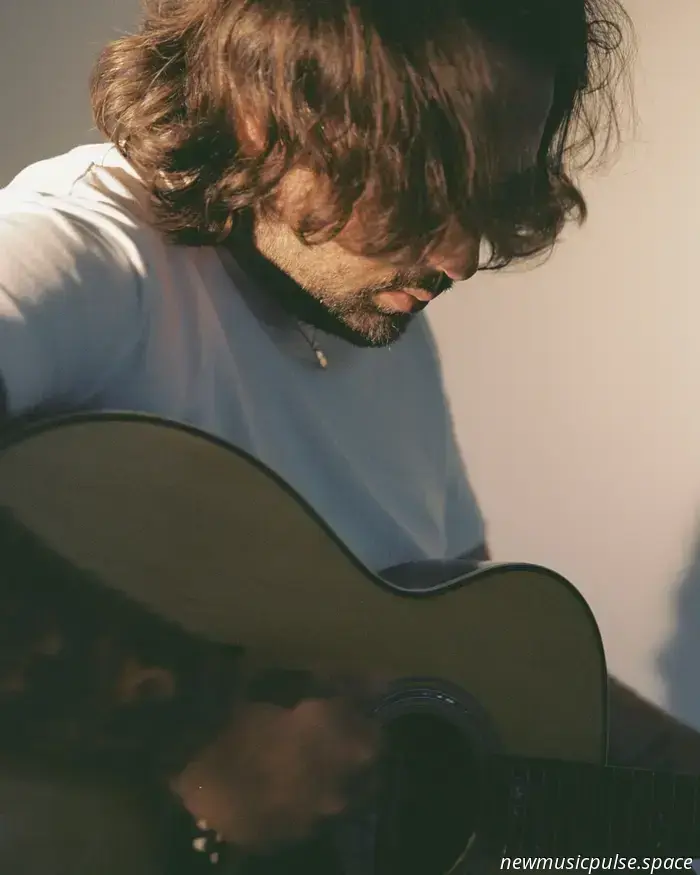 Interview: Trevor Dering of Fiji Blue Opens Up About ‘Hug’ and the Experiences That Influenced His Music - Atwood Magazine