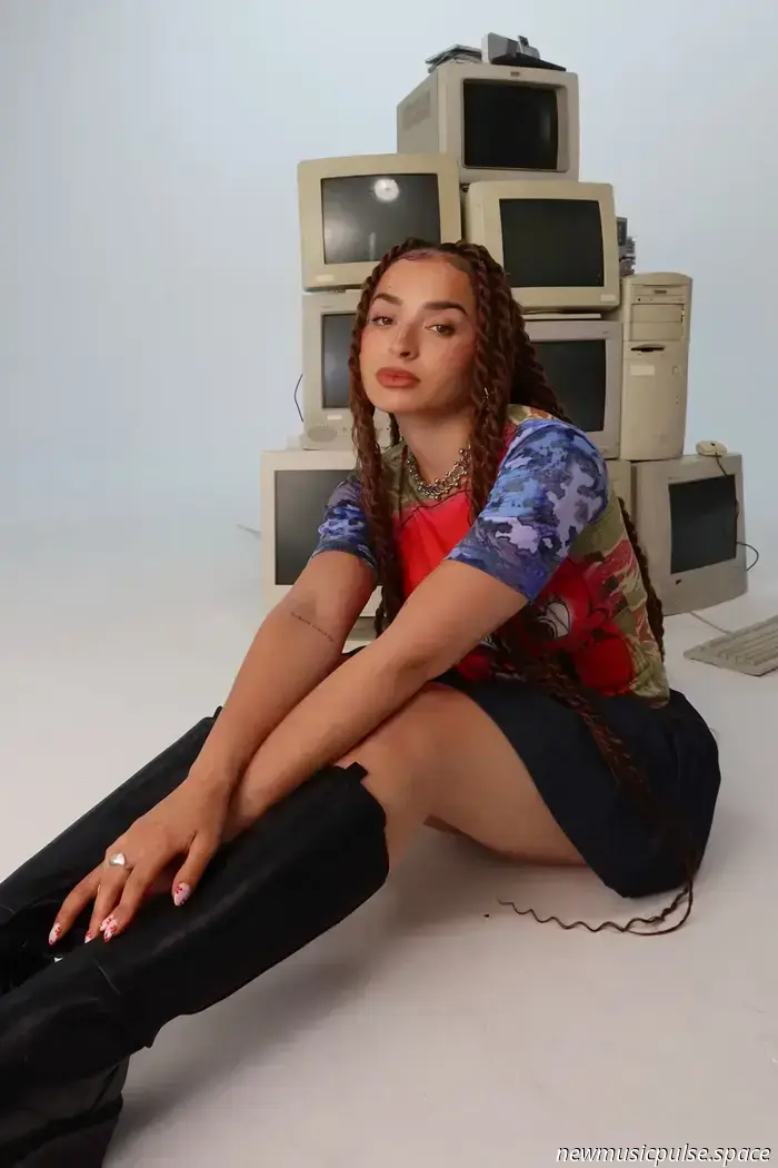 Ella Eyre Collaborates with Jay Prince for 'High On The Internet'