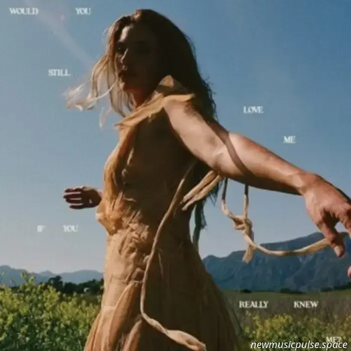 FLETCHER abbraccia coraggiosamente vulnerabilità e identità su " Boy " - Atwood Magazine