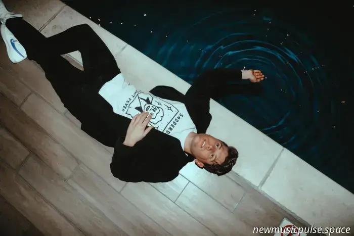 Песня Vân Scott «Turn Off the Tears» — масштабный гимн стойкости и несгибаемого духа — журнал Atwood