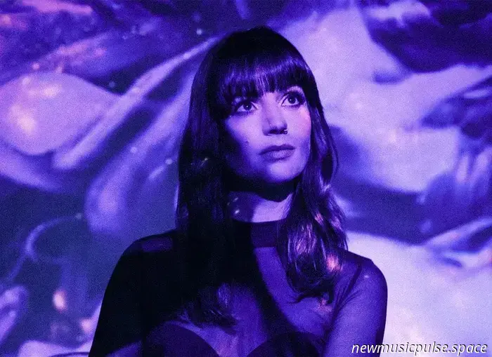 Anna Smyrk Releases Indie-Folk Gem ‘This Is A Drill’