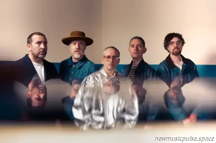 Hot Chip annunciano l'album Best Of 'Joy In Repetition'