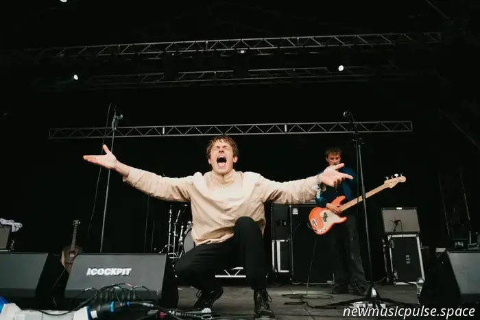 DEADLETTER: "La musica sembra aver davvero risuonato con le persone in viaggio”
