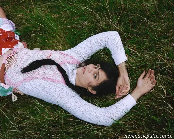 Bat For Lashes Re-Releases Debut Album ‘Fur And Gold’