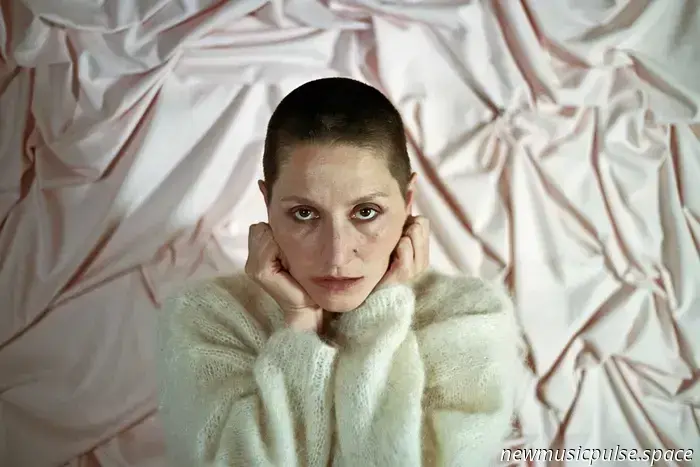 Cate Le Bon reveals her upcoming album ‘Michelangelo Dying’ and features the lead single ‘Heaven Is No Feeling’.
