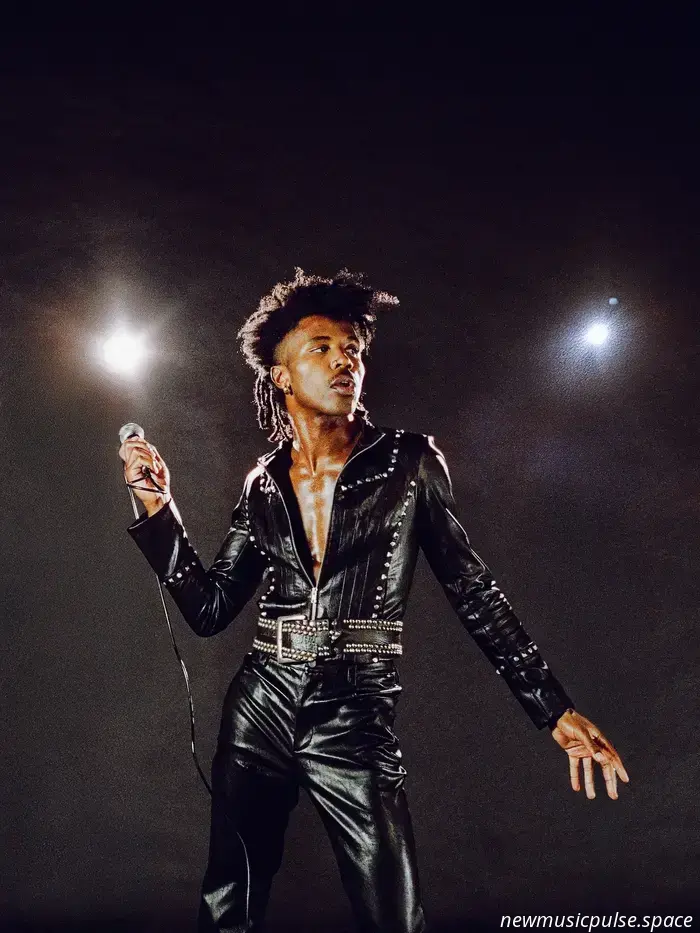 DE’WAYNE steps confidently into a dynamic new phase with "June," a love anthem that embodies liberation and alluring confidence - Atwood Magazine