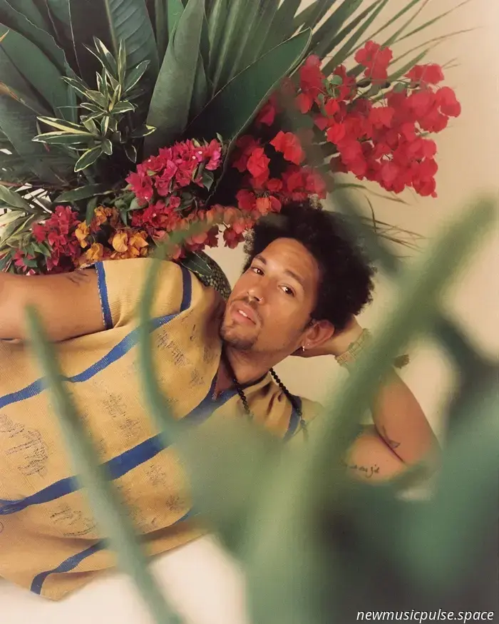 «Quiero que la gente baile»: la era disco de NoMBe combina estilo con ritmo, empoderamiento y herencia negra antes de ‘DIÁSPORA’ - Atwood Magazine
