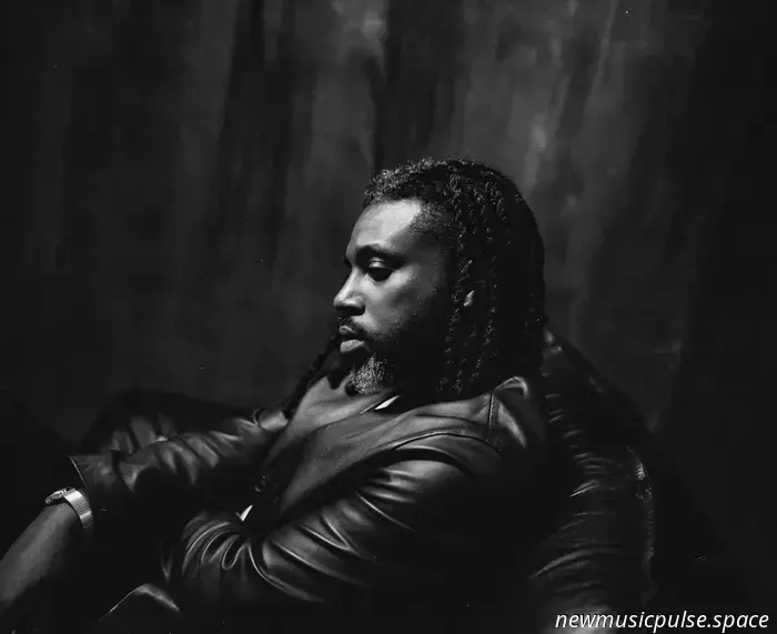 "Tuo Sempre": Aaron Taylor trasforma una potente promessa in musica emozionante nel suo EP minimale - Atwood Magazine