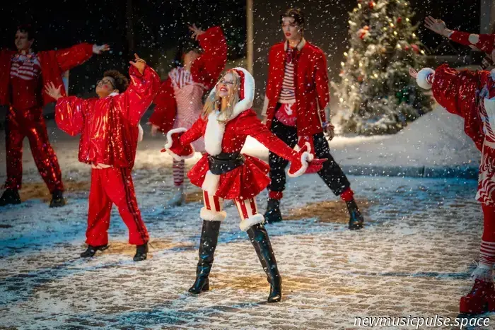 Kylie Minogue's 'XMAS' Secures Christmas No. 1