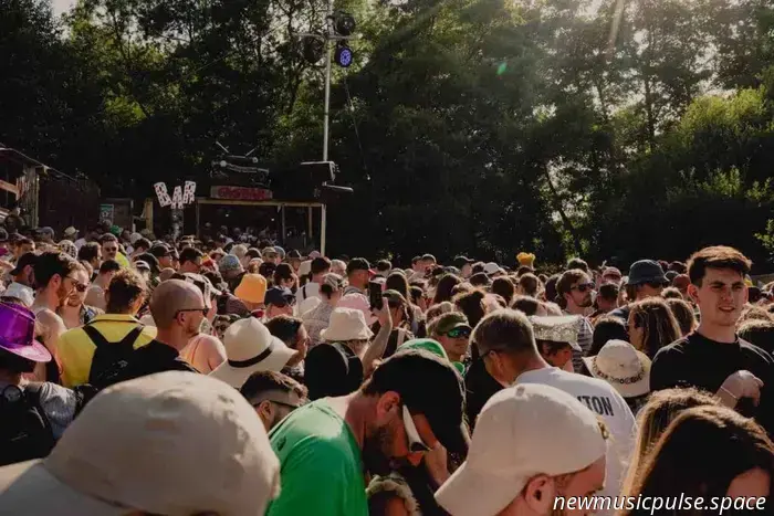 Strummerville 2025 en el festival de Glastonbury