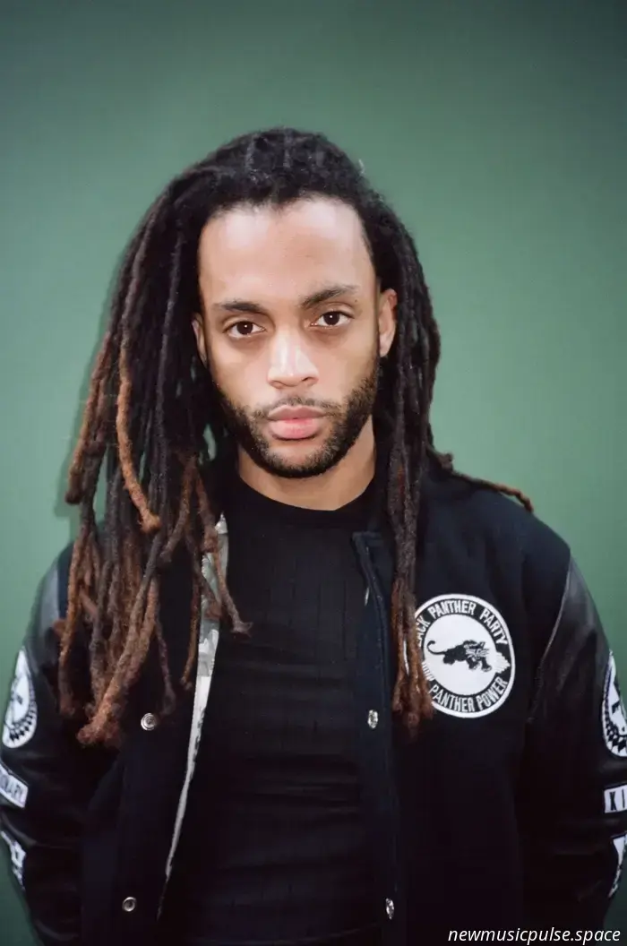 Jaymie Silk presenta il nuovo EP «More Love, Less War»
