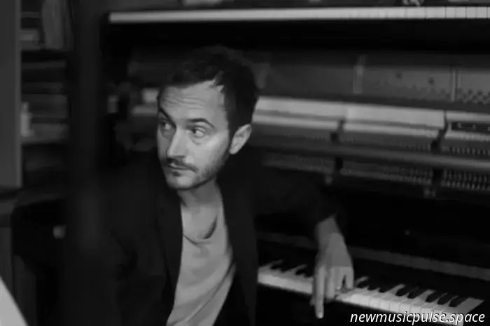 Tom Smith von Editors bestätigt sein Debüt-Soloalbum.