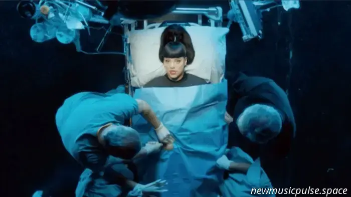 Lily Allen kündigt für Juni 2026 eine riesige Arenatour an.