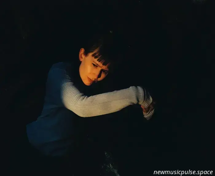'Lay down' De Jenny Hval Se Porta Con Una Belleza Siniestra
